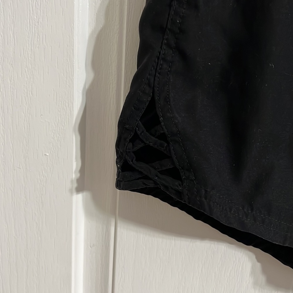 Junior size O’neill boardshorts - Picture 4 of 5